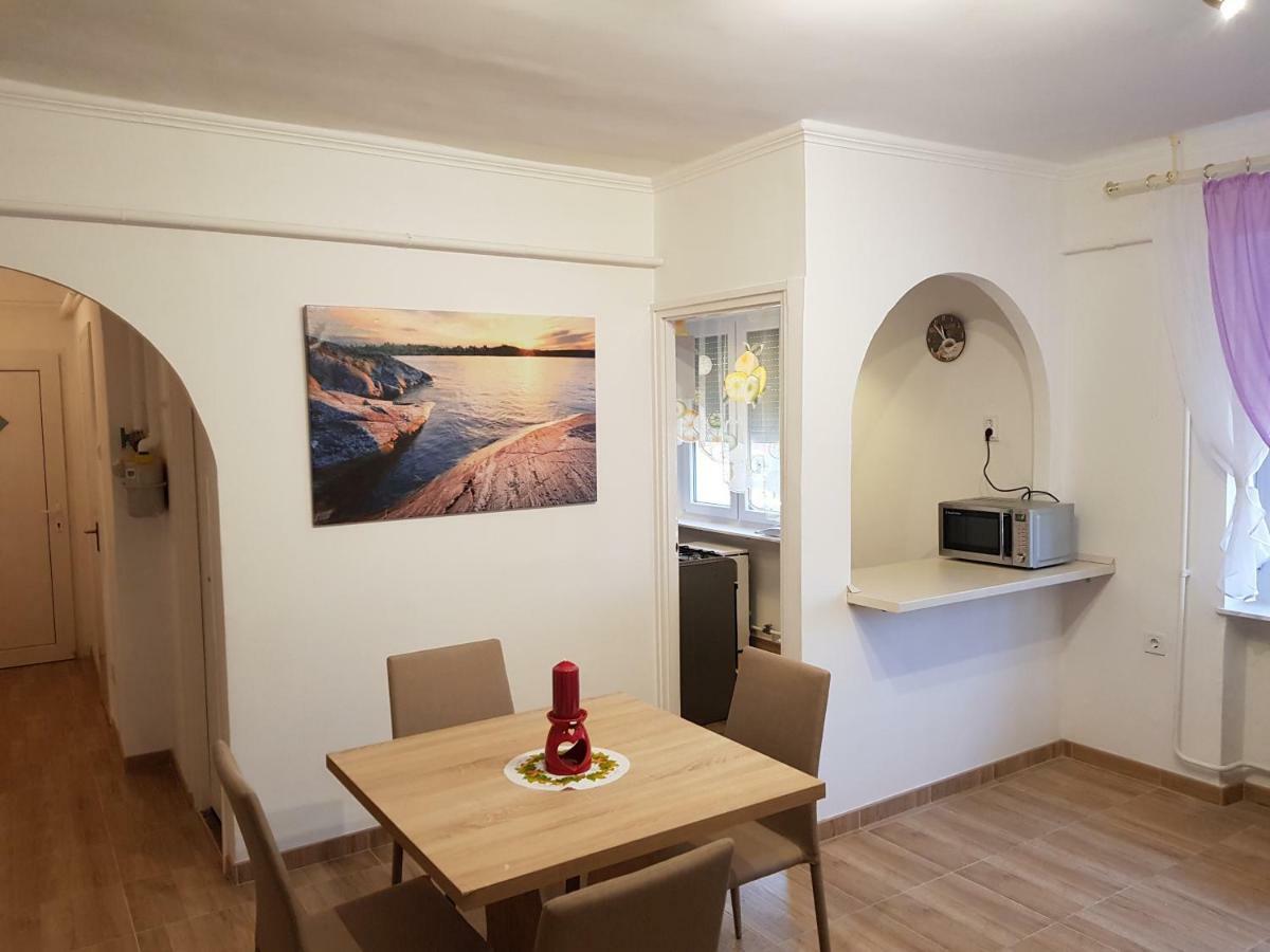 Lia Apartman Kiskunhalas Extérieur photo